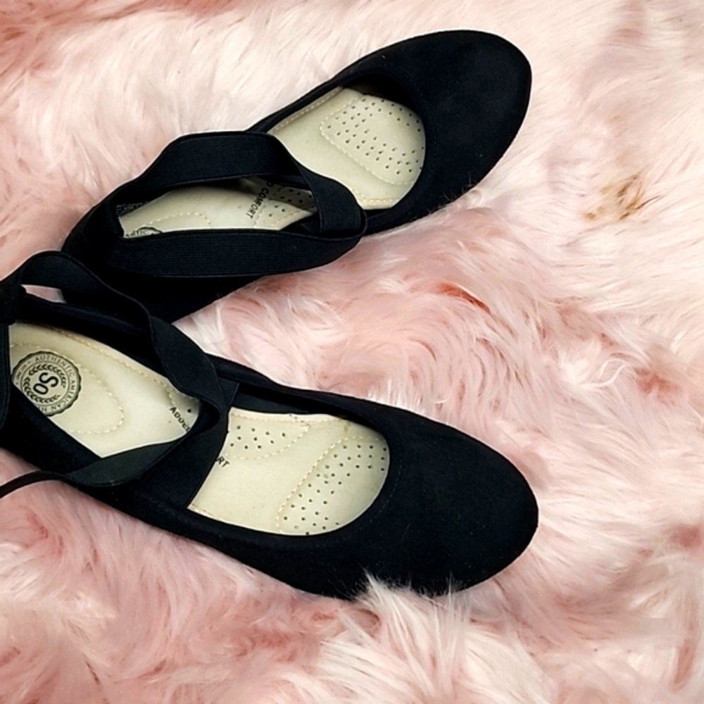 NWT Soho Ballet flats 9.5